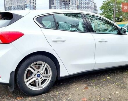 Белый Форд Фокус, объемом двигателя 1.5 л и пробегом 155 тыс. км за 12900 $, фото 3 на Automoto.ua