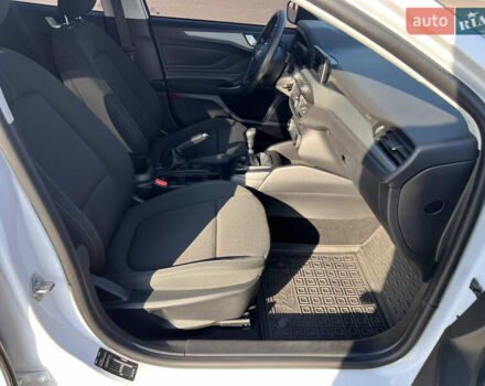 Белый Форд Фокус, объемом двигателя 1.5 л и пробегом 139 тыс. км за 10900 $, фото 11 на Automoto.ua