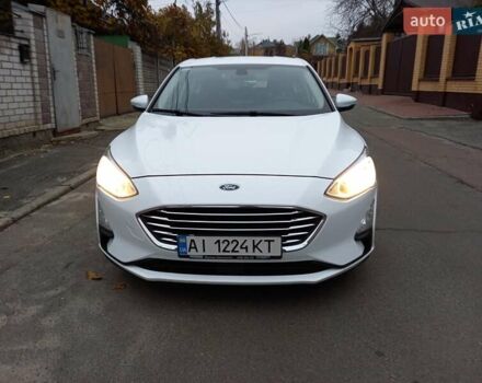Белый Форд Фокус, объемом двигателя 1.5 л и пробегом 150 тыс. км за 13800 $, фото 1 на Automoto.ua