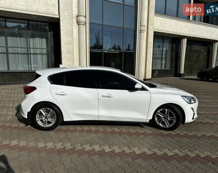 Белый Форд Фокус, объемом двигателя 1.5 л и пробегом 158 тыс. км за 13500 $, фото 6 на Automoto.ua