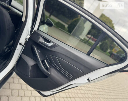 Белый Форд Фокус, объемом двигателя 1.5 л и пробегом 76 тыс. км за 18999 $, фото 20 на Automoto.ua