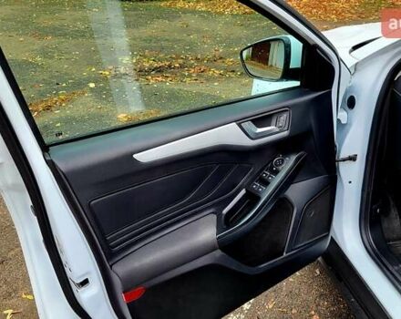 Белый Форд Фокус, объемом двигателя 1.5 л и пробегом 155 тыс. км за 12900 $, фото 7 на Automoto.ua