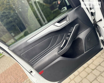 Белый Форд Фокус, объемом двигателя 1.5 л и пробегом 76 тыс. км за 18999 $, фото 17 на Automoto.ua