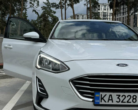 Белый Форд Фокус, объемом двигателя 1.5 л и пробегом 150 тыс. км за 12500 $, фото 5 на Automoto.ua