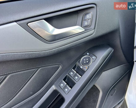 Белый Форд Фокус, объемом двигателя 1.5 л и пробегом 139 тыс. км за 10900 $, фото 21 на Automoto.ua