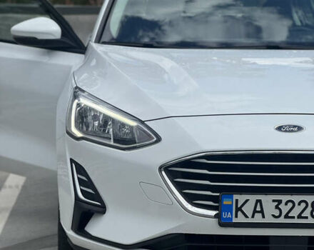 Белый Форд Фокус, объемом двигателя 1.5 л и пробегом 150 тыс. км за 12500 $, фото 4 на Automoto.ua
