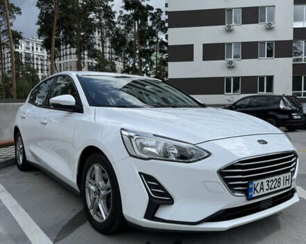 Белый Форд Фокус, объемом двигателя 1.5 л и пробегом 150 тыс. км за 12500 $, фото 2 на Automoto.ua