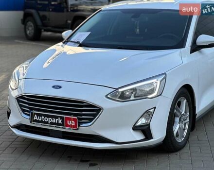Белый Форд Фокус, объемом двигателя 1.5 л и пробегом 158 тыс. км за 14440 $, фото 2 на Automoto.ua