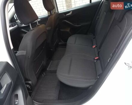 Белый Форд Фокус, объемом двигателя 1.5 л и пробегом 150 тыс. км за 13800 $, фото 13 на Automoto.ua