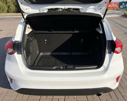 Белый Форд Фокус, объемом двигателя 1.5 л и пробегом 139 тыс. км за 10900 $, фото 28 на Automoto.ua