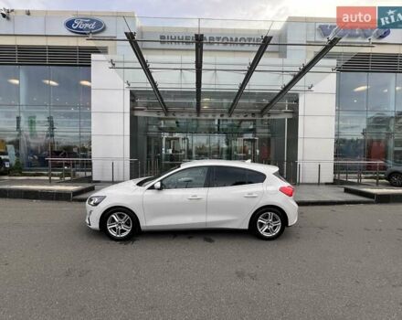 Белый Форд Фокус, объемом двигателя 1.5 л и пробегом 68 тыс. км за 15234 $, фото 3 на Automoto.ua
