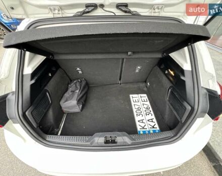 Белый Форд Фокус, объемом двигателя 1.5 л и пробегом 68 тыс. км за 15234 $, фото 16 на Automoto.ua