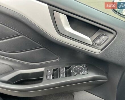 Белый Форд Фокус, объемом двигателя 1.5 л и пробегом 68 тыс. км за 15234 $, фото 13 на Automoto.ua