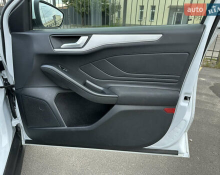 Белый Форд Фокус, объемом двигателя 1.5 л и пробегом 159 тыс. км за 14500 $, фото 29 на Automoto.ua