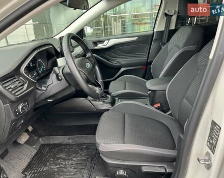 Белый Форд Фокус, объемом двигателя 1.5 л и пробегом 68 тыс. км за 15234 $, фото 10 на Automoto.ua