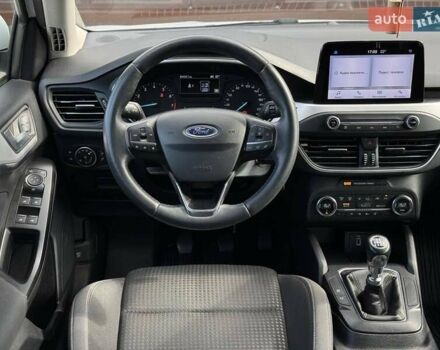 Белый Форд Фокус, объемом двигателя 1.5 л и пробегом 89 тыс. км за 13900 $, фото 12 на Automoto.ua