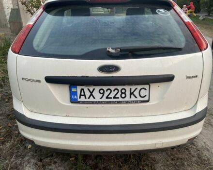 Форд Фокус 2006 в Змиеве на Automoto.ua Белый Форд Фокус, объемом двигателя 1.4 л и пробегом 260 тыс. км за 3400 $, фото 3 на Automoto.ua