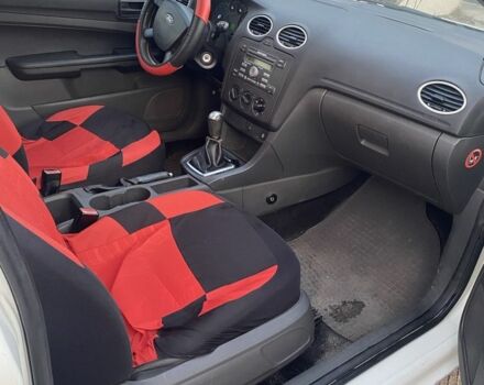 Форд Фокус 2006 в Змиеве на Automoto.ua Белый Форд Фокус, объемом двигателя 1.4 л и пробегом 260 тыс. км за 3400 $, фото 7 на Automoto.ua