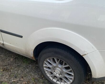 Форд Фокус 2006 в Змиеве на Automoto.ua Белый Форд Фокус, объемом двигателя 1.4 л и пробегом 260 тыс. км за 3400 $, фото 4 на Automoto.ua