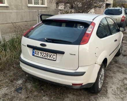 Форд Фокус 2006 в Змиеве на Automoto.ua Белый Форд Фокус, объемом двигателя 1.4 л и пробегом 260 тыс. км за 3400 $, фото 13 на Automoto.ua