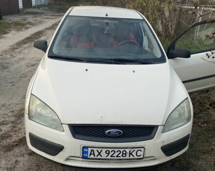 Форд Фокус 2006 в Змиеве на Automoto.ua Белый Форд Фокус, объемом двигателя 1.4 л и пробегом 260 тыс. км за 3400 $, фото 14 на Automoto.ua