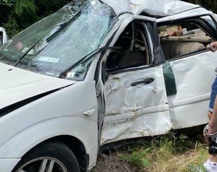 Білий Форд Фокус, об'ємом двигуна 2 л та пробігом 288 тис. км за 500 $, фото 2 на Automoto.ua