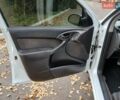 Белый Форд Фокус, объемом двигателя 1.6 л и пробегом 405 тыс. км за 2299 $, фото 4 на Automoto.ua