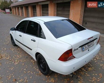 Белый Форд Фокус, объемом двигателя 1.6 л и пробегом 405 тыс. км за 2299 $, фото 2 на Automoto.ua