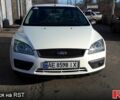Белый Форд Фокус, объемом двигателя 1.6 л и пробегом 200 тыс. км за 4500 $, фото 1 на Automoto.ua
