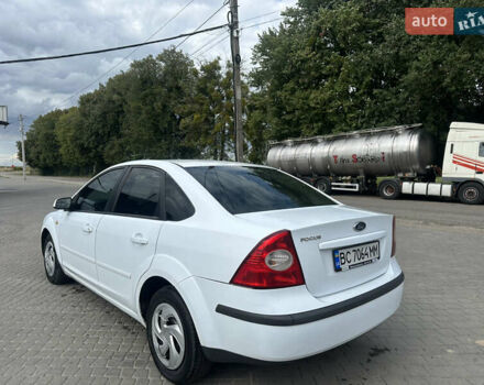 Белый Форд Фокус, объемом двигателя 1.6 л и пробегом 275 тыс. км за 2999 $, фото 18 на Automoto.ua