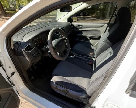 Белый Форд Фокус, объемом двигателя 1.6 л и пробегом 256 тыс. км за 4300 $, фото 5 на Automoto.ua