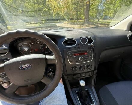 Белый Форд Фокус, объемом двигателя 1.6 л и пробегом 256 тыс. км за 4300 $, фото 6 на Automoto.ua