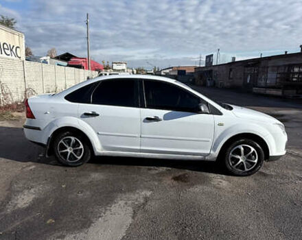 Форд Фокус 2007 у Чернігові на Automoto.ua Білий Форд Фокус, об'ємом двигуна 1.6 л та пробігом 256 тис. км за 4400 $, фото 4 на Automoto.ua