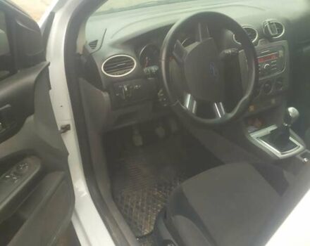 Белый Форд Фокус, объемом двигателя 1.6 л и пробегом 180 тыс. км за 4500 $, фото 3 на Automoto.ua