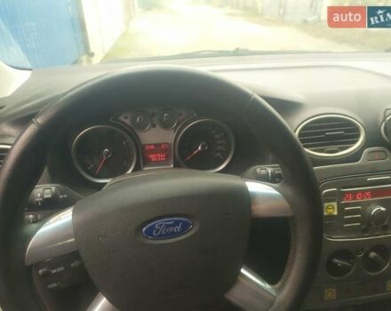 Белый Форд Фокус, объемом двигателя 1.6 л и пробегом 180 тыс. км за 4500 $, фото 2 на Automoto.ua