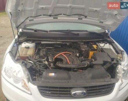 Белый Форд Фокус, объемом двигателя 1.6 л и пробегом 180 тыс. км за 4500 $, фото 6 на Automoto.ua