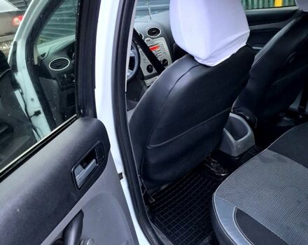 Белый Форд Фокус, объемом двигателя 1.6 л и пробегом 230 тыс. км за 4500 $, фото 5 на Automoto.ua