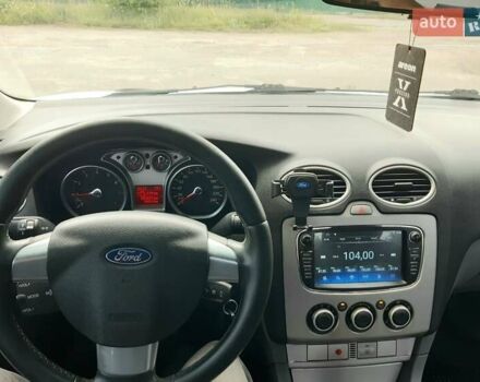 Белый Форд Фокус, объемом двигателя 1.6 л и пробегом 187 тыс. км за 5750 $, фото 17 на Automoto.ua