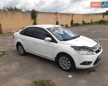 Белый Форд Фокус, объемом двигателя 1.6 л и пробегом 187 тыс. км за 5750 $, фото 2 на Automoto.ua