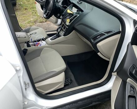 Белый Форд Фокус, объемом двигателя 2 л и пробегом 220 тыс. км за 6000 $, фото 6 на Automoto.ua