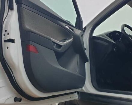 Белый Форд Фокус, объемом двигателя 1.6 л и пробегом 244 тыс. км за 6500 $, фото 11 на Automoto.ua