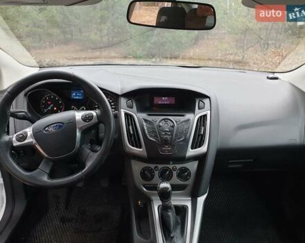 Белый Форд Фокус, объемом двигателя 1.6 л и пробегом 244 тыс. км за 6500 $, фото 10 на Automoto.ua