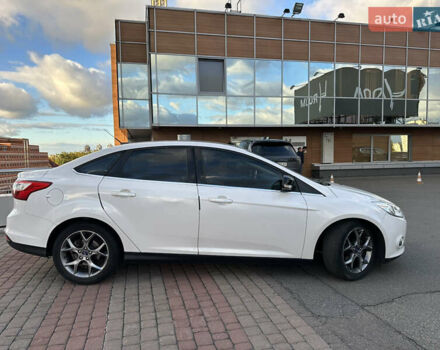 Белый Форд Фокус, объемом двигателя 2 л и пробегом 190 тыс. км за 5900 $, фото 2 на Automoto.ua