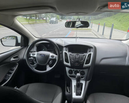 Белый Форд Фокус, объемом двигателя 2 л и пробегом 188 тыс. км за 7000 $, фото 10 на Automoto.ua