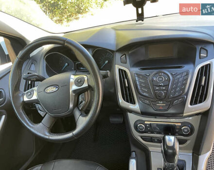 Белый Форд Фокус, объемом двигателя 2 л и пробегом 187 тыс. км за 6000 $, фото 4 на Automoto.ua