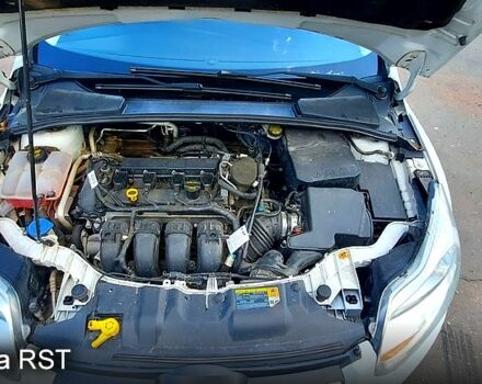 Белый Форд Фокус, объемом двигателя 2 л и пробегом 285 тыс. км за 6700 $, фото 5 на Automoto.ua