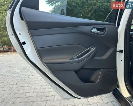 Білий Форд Фокус, об'ємом двигуна 1.6 л та пробігом 115 тис. км за 8300 $, фото 50 на Automoto.ua