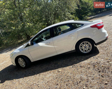 Белый Форд Фокус, объемом двигателя 2 л и пробегом 187 тыс. км за 6000 $, фото 2 на Automoto.ua