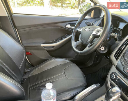 Белый Форд Фокус, объемом двигателя 2 л и пробегом 187 тыс. км за 6000 $, фото 7 на Automoto.ua