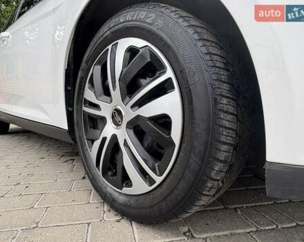 Белый Форд Фокус, объемом двигателя 2 л и пробегом 236 тыс. км за 6699 $, фото 7 на Automoto.ua